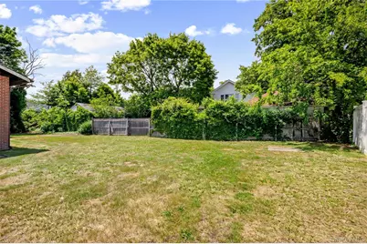 1026 W Broadway, Woodmere, NY 11598 - Photo 28