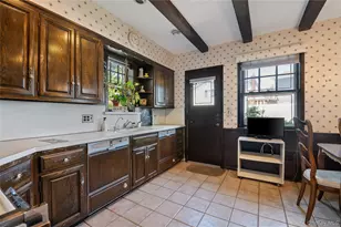 1026 W Broadway, Woodmere, NY 11598 - Photo 8