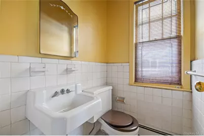 1026 W Broadway, Woodmere, NY 11598 - Photo 16