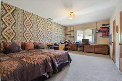 1026 W Broadway, Woodmere, NY 11598 - Photo 20
