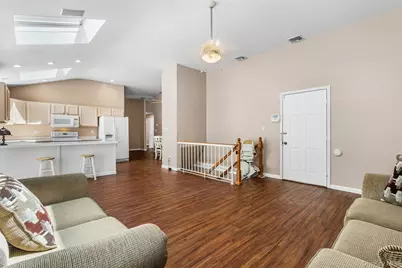 166 Richmond Avenue, Medford, NY 11763 - Photo 10