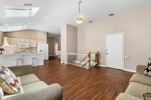 166 Richmond Ave, Medford, NY 11763 - Photo 10