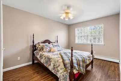 166 Richmond Avenue, Medford, NY 11763 - Photo 14