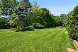 132 Willow Wood Dr, Oakdale, NY 11769 - Photo 40
