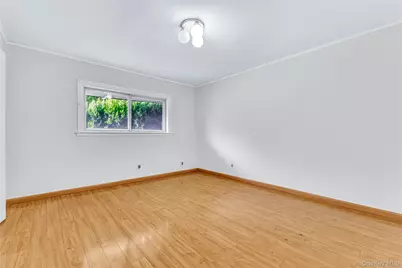 1501 Howell Road, Valley Stream, NY 11580 - Photo 12