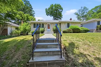 152 Nassau Drive, Albertson, NY 11507 - Photo 2