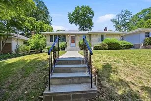 152 Nassau Dr, Albertson, NY 11507 - Photo 2