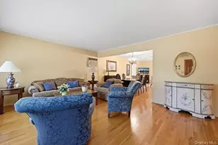 152 Nassau Dr, Albertson, NY 11507 - Photo 4