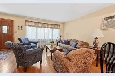 152 Nassau Drive, Albertson, NY 11507 - Photo 6