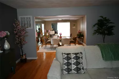280 Park Avenue W, Westbury, NY 11590 - Photo 6