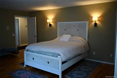 280 Park Avenue W, Westbury, NY 11590 - Photo 16