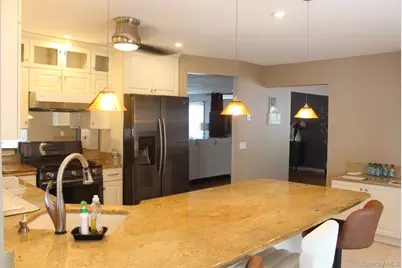 280 Park Avenue W, Westbury, NY 11590 - Photo 6