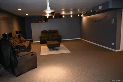 280 Park Avenue W, Westbury, NY 11590 - Photo 26