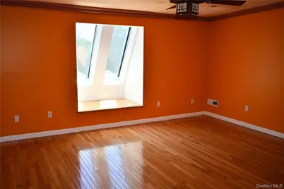 280 Park Avenue W, Westbury, NY 11590 - Photo 20