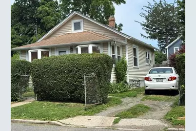 22 E 5th Street, Huntington Station, NY 11746 - Photo 2