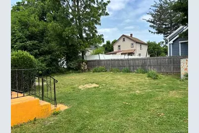 22 E 5th Street, Huntington Station, NY 11746 - Photo 18