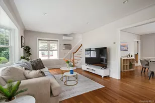 8 May Ct, West Hempstead, NY 11552 - Photo 4