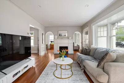 8 May Court, West Hempstead, NY 11552 - Photo 6