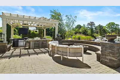 10 Magoun Road, West Islip, NY 11795 - Photo 30