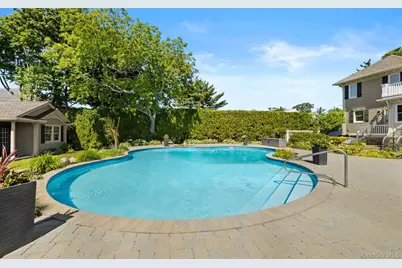 10 Magoun Road, West Islip, NY 11795 - Photo 32