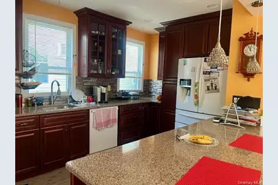 8424 109th Street, Richmond Hill, NY 11418 - Photo 10