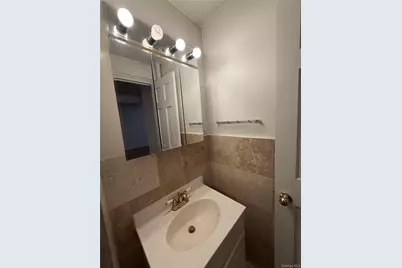 142 E 49th Street #5B, New York, NY 10017 - Photo 6