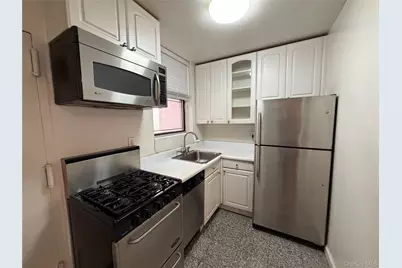 142 E 49th Street #5B, New York, NY 10017 - Photo 4