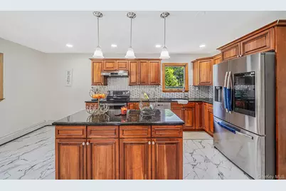 5 Priscilla Avenue, Holtsville, NY 11742 - Photo 14