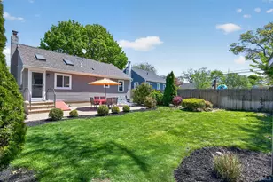 105 N Hamilton Ave, Lindenhurst, NY 11757 - Photo 22