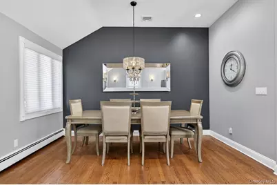 105 N Hamilton Avenue, Lindenhurst, NY 11757 - Photo 8