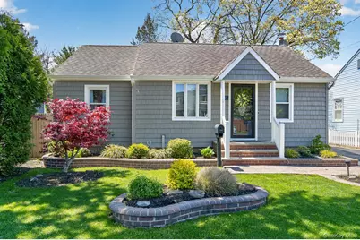 105 N Hamilton Avenue, Lindenhurst, NY 11757 - Photo 1