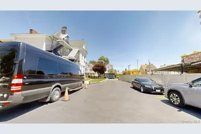 38 N 10th Avenue, Mount Vernon, NY 10550 - Photo 2