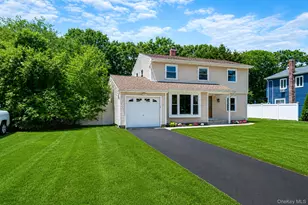 130 Greenbelt Pkwy, Holbrook, NY 11741 - Photo 2
