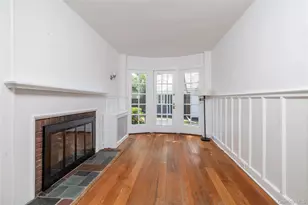 210 Demott Ave, Rockville Centre, NY 11570 - Photo 10