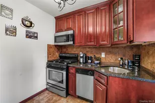 71-37 70th St, Glendale, NY 11385 - Photo 14