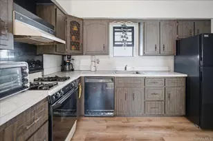 45 Kenmore Rd, Valley Stream, NY 11581 - Photo 4
