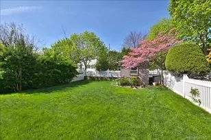 36 Barwick St, Floral Park, NY 11001 - Photo 36