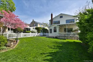 36 Barwick St, Floral Park, NY 11001 - Photo 40