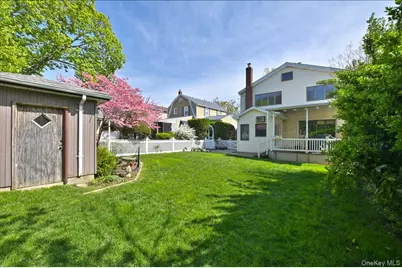 36 Barwick Street, Floral Park, NY 11001 - Photo 38
