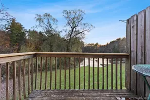 22 Lake Lodge Dr, Pleasant Valley, NY 12569 - Photo 16