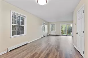 22 Lake Lodge Dr, Pleasant Valley, NY 12569 - Photo 8