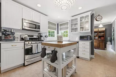 39 Little East Neck Road S, Babylon, NY 11702 - Photo 16