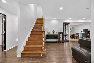 60 Plymouth Road, Great Neck, NY 11023 - Photo 6
