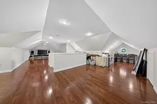 60 Plymouth Rd, Great Neck, NY 11023 - Photo 24
