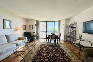 271-10 Grand Central Pkwy, Floral Park, NY 11005 - Photo 4
