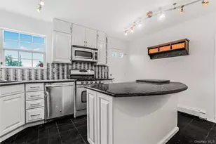 8 8th St, New Hyde Park, NY 11040 - Photo 8