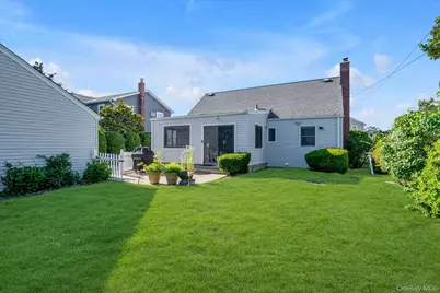 106 Campbell Street, New Hyde Park, NY 11040 - Photo 20