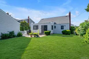 106 Campbell St, New Hyde Park, NY 11040 - Photo 20