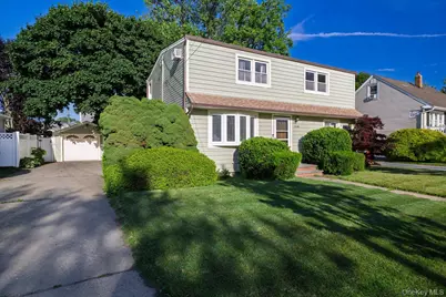 2545 Sycamore Avenue, Wantagh, NY 11793 - Photo 4