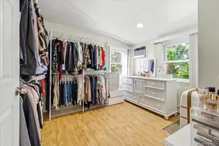 2545 Sycamore Ave, Wantagh, NY 11793 - Photo 14